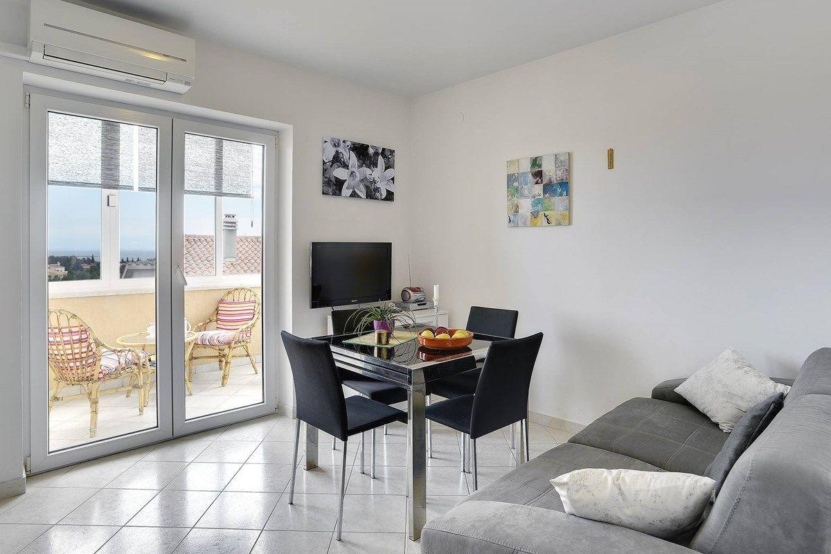 Apartment Mirna เปรมันตูรา ภายนอก รูปภาพ